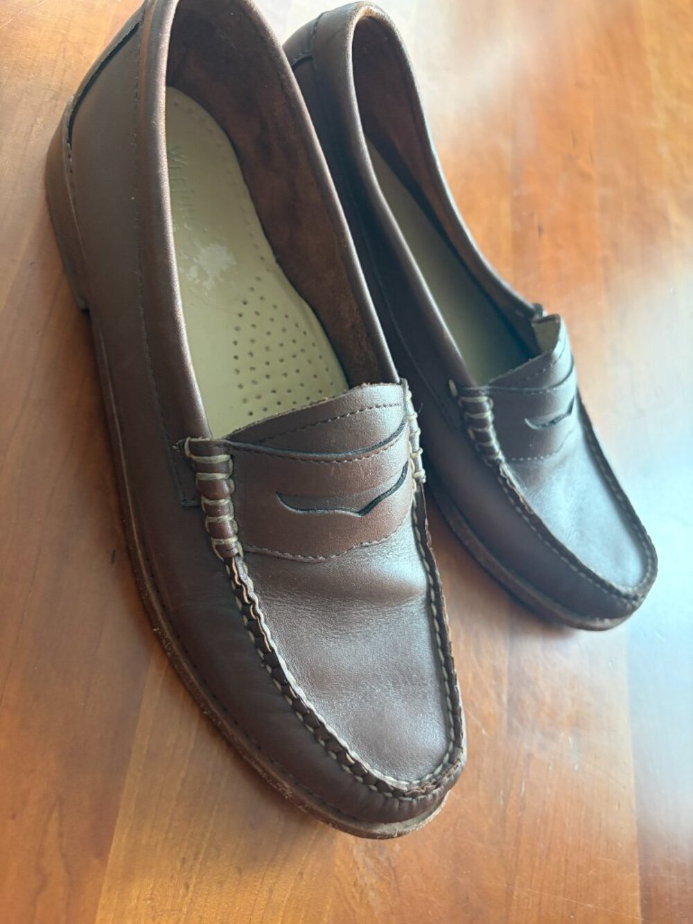 Weejuns GH Bass Brown womens loafers in a size 8 - Picture 2 of 5